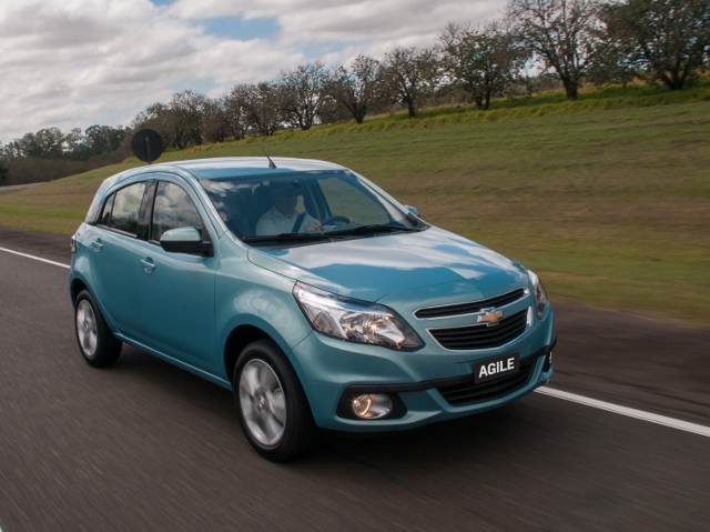 Chevrolet Agile 2014 ganha design renovado