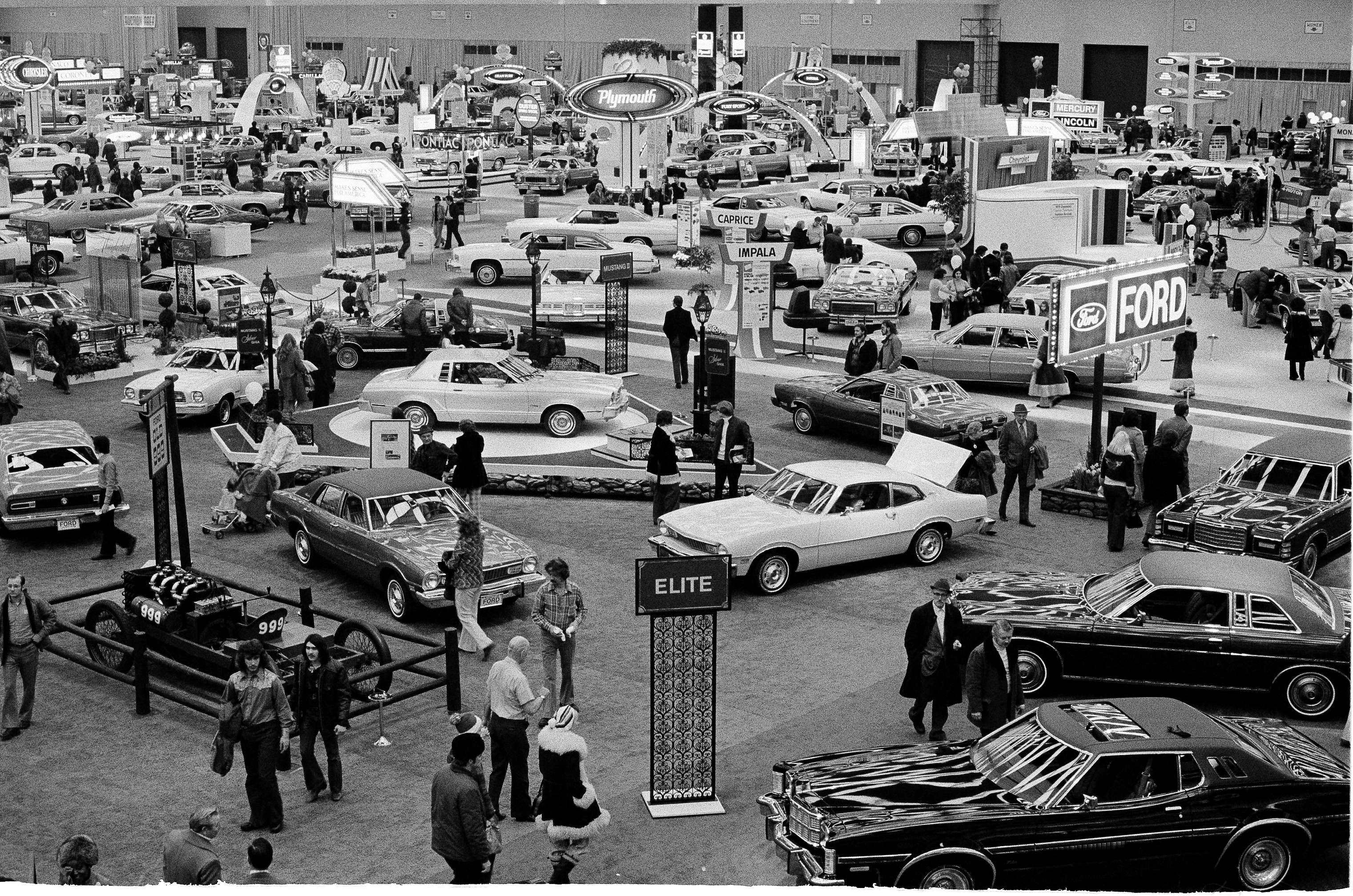 Detroit Auto Show 1975